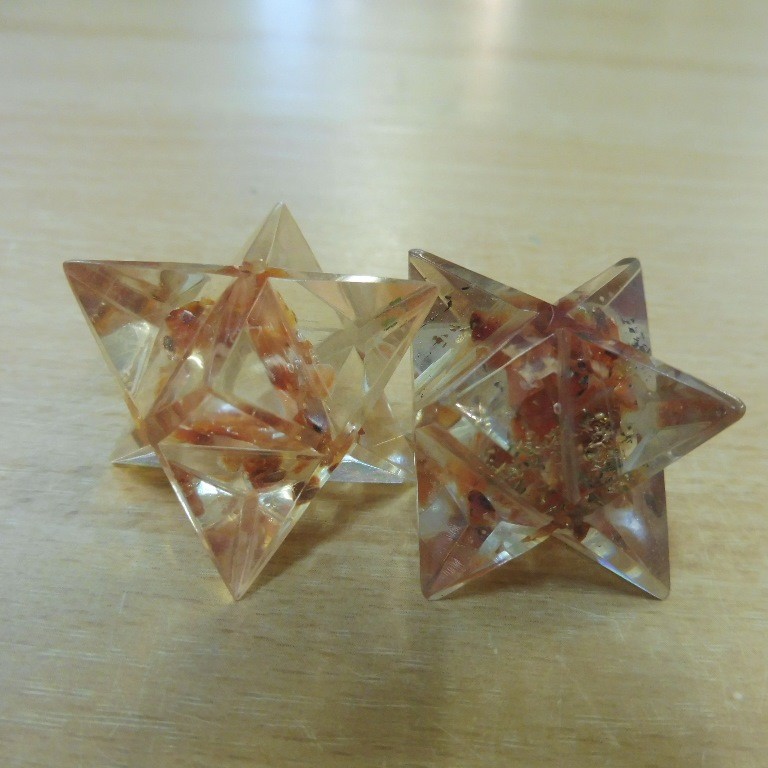 Carneol Orgon Merkaba mit goldenen Splittern 2.4cm