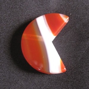 Achat rot 3/4 Mond Anhänger