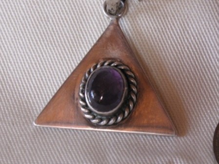 Amethyst Silber Dreieck AnhängerAmethyst Silber Dreieck Anhänger
