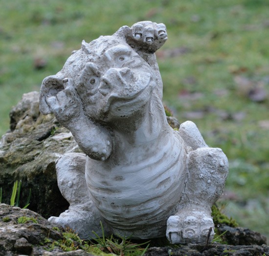 Verspielter Drache Luffi