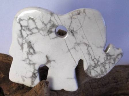 Elefanten Anhänger Howlith