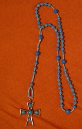 Howlith blau Rosenkranz 8x62cm mit Howlith Kreuz