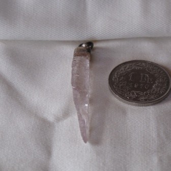 Kunzit Rohkristall Anhänger