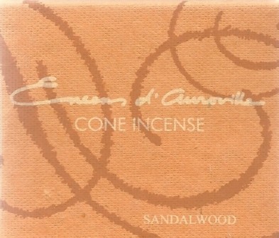 Sandelwood/Sandelholz Kegel Maroma Auroville, India 