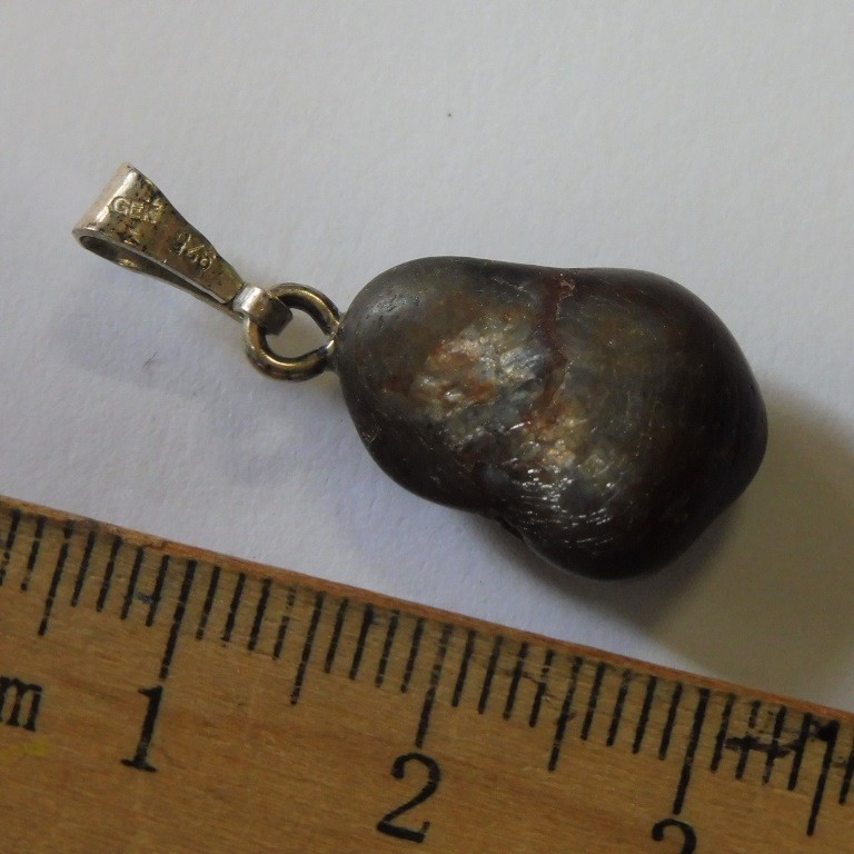 Saphir Anhänger roh