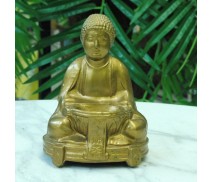 Buddha goldig sitzend mit Schale